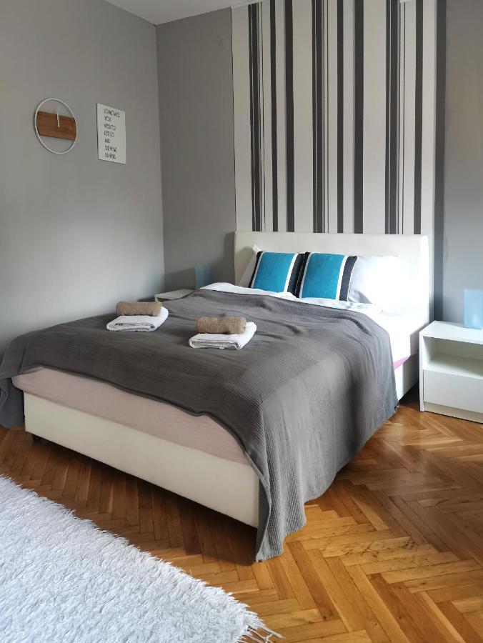 Center Apartment Iva Novi Sad Esterno foto