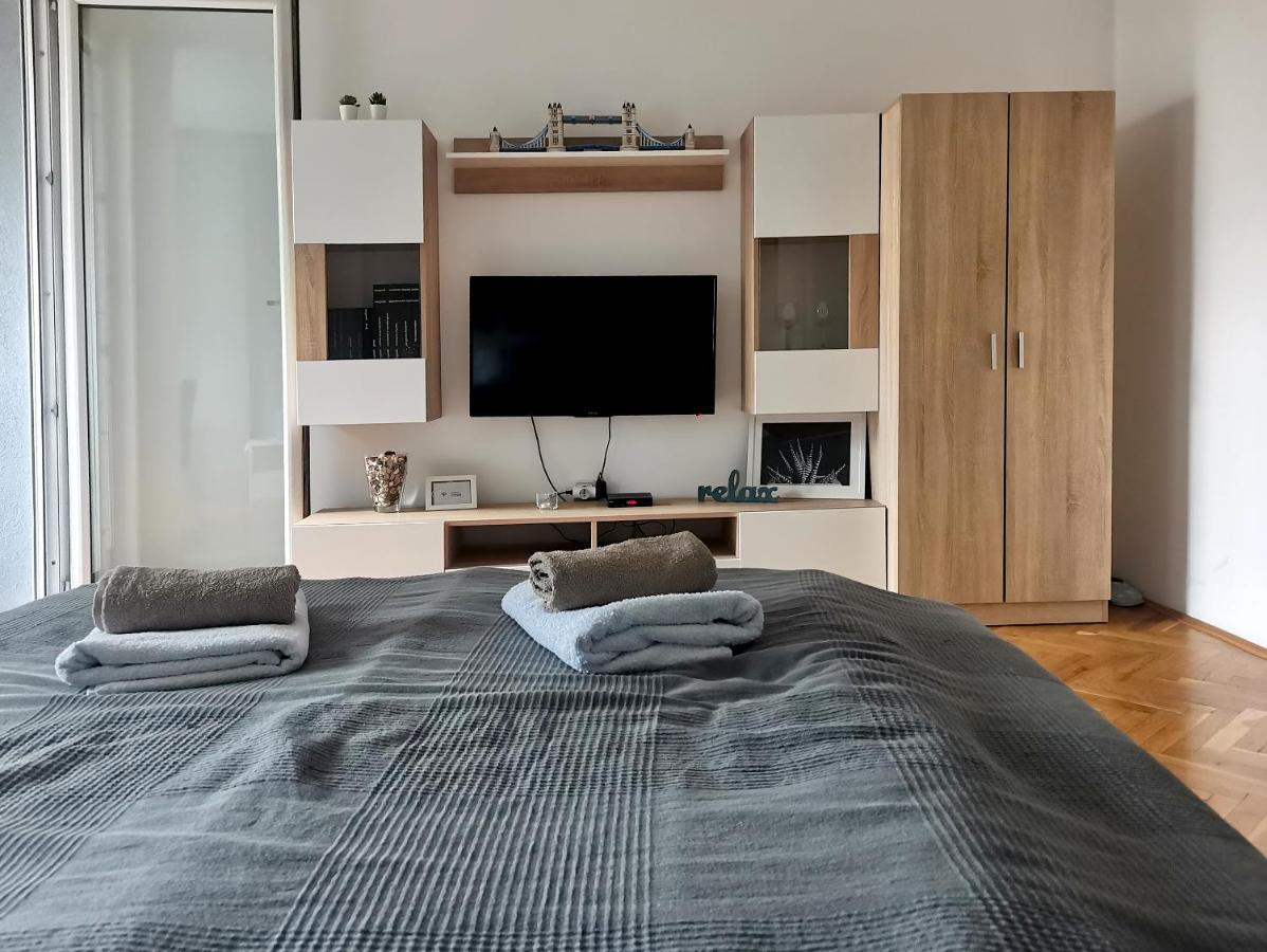 Center Apartment Iva Novi Sad Esterno foto