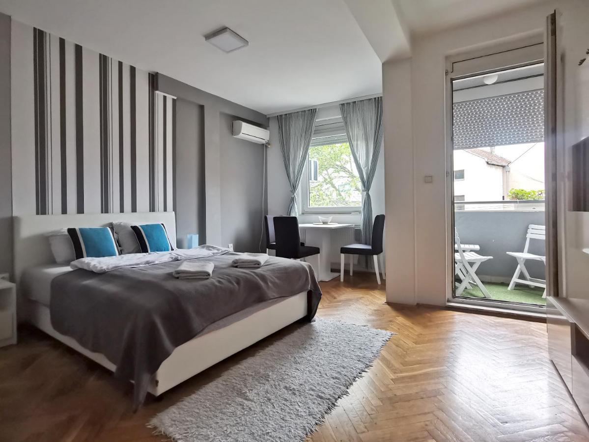 Center Apartment Iva Novi Sad Esterno foto